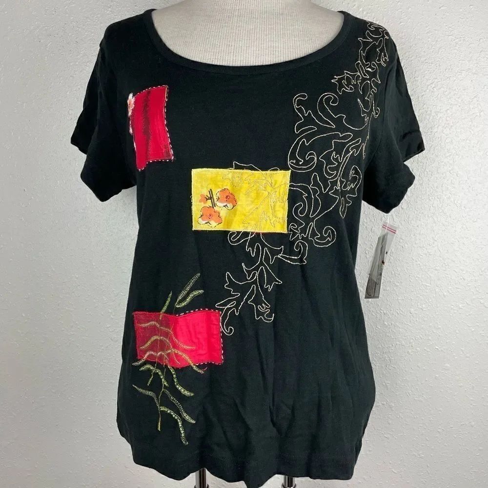 NWT Passports Patchwork Floral Design Short Sleeve Top Size M